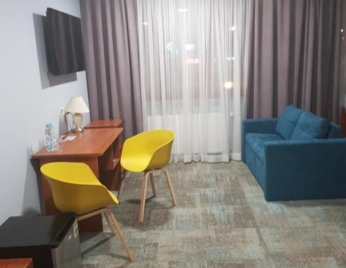 Pokój Dwuosobowy typu Deluxe (2 osoby dorosłe + 2 dzieci) salon