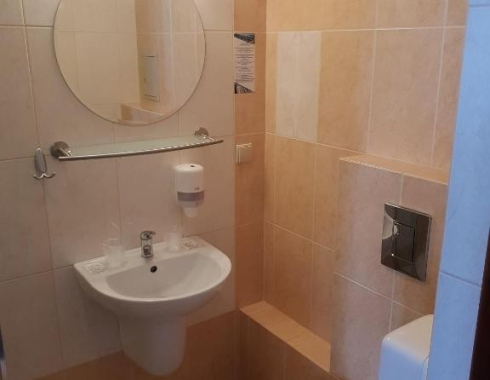 Pokój Dwuosobowy typu Deluxe (2 osoby dorosłe + 2 dzieci) Łazienka