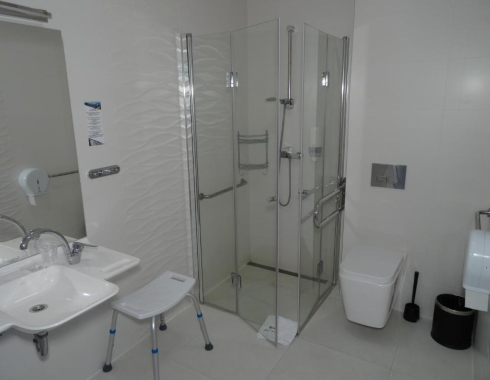 Pokój Dwuosobowy typu Deluxe (2 osoby dorosłe + 2 dzieci) Łazienka