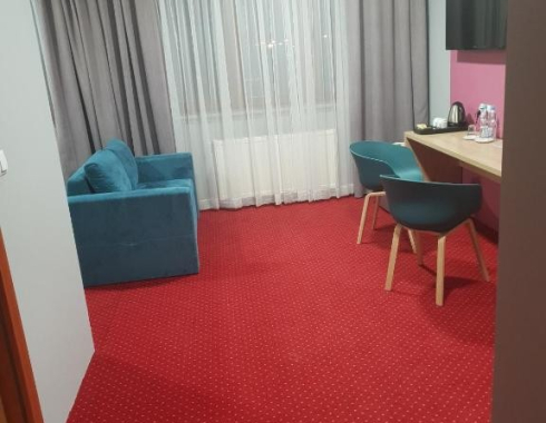 Pokój Dwuosobowy typu Deluxe (2 osoby dorosłe + 2 dzieci) przedpokój